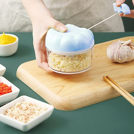 Manueller Mini-Knoblauchzerkleinerer, -Zerkleinerer, -Schäler, -Mulcher, -Küchenmaschine für Ingwer, Chili, Obst und Gemüse (Blau) (1/4)