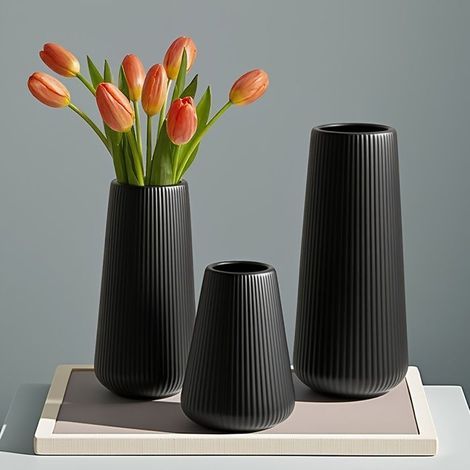 BelleRise - Vasen-Set im nordischen Stil mit Struktur (3-teilig) — Kunststoffvasen für den Esstisch (Größen: 24,89 / 20,07 / 13,97 cm) (1/5)