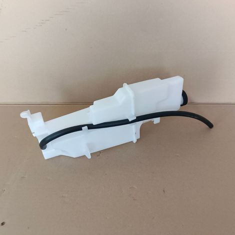 Suitable for Nissan Sunny Versa models 2010-2019, with auxiliary water bottle, water tank, and water reservoir, including lid and hose. (1/4)