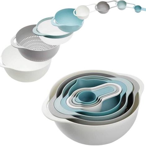 Ensemble de 8 pièces : tasses à mesurer, boîtes de rangement, cuillères à mesurer, panier d’égouttage, passoire, tamis à farine, saladier, bol mélangeur, ustensiles de pâtisserie, gris/bleu, polypropy (1/5)