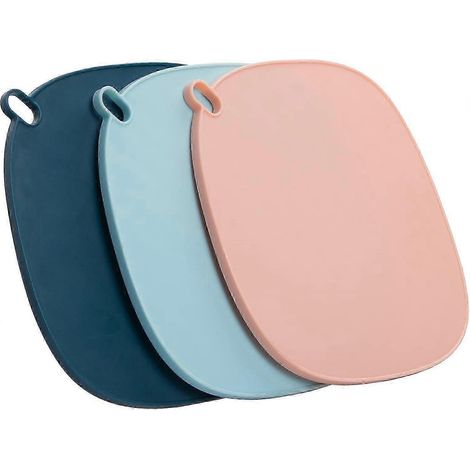 Ce set de tapis en silicone résistant à la chaleur est un protège-plats polyvalent. Sa structure alvéolée flexible facilite le nettoyage et il est compatible avec les plans de travail et les surfaces