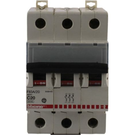 Interruttore magnetotermico 3 poli 3 moduli 20A curva C Bticino