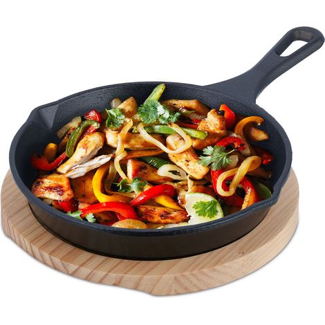 Relaxdays Gusseisenpfanne mit Holzuntersetzer, Servierpfanne rund, für Herd & Grill, Grillpfanne, D 20 cm, anthrazit