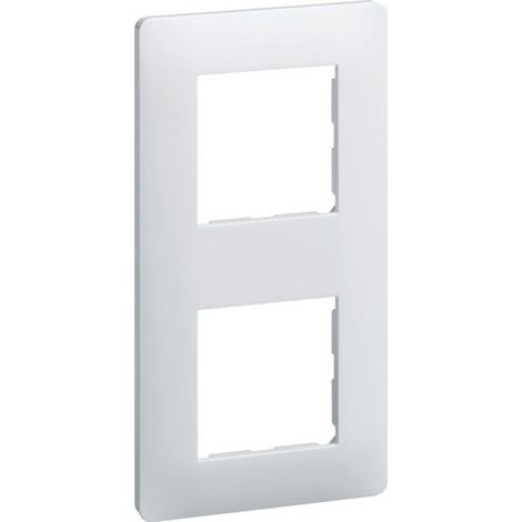 Plaque Hager blanche 2 postes Essensya – Pour installation en saillie – Compatible avec les systèmes électriques standards – Norme CE