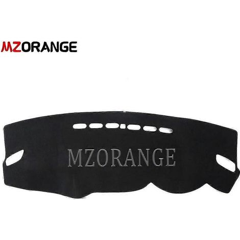 Tapis de tableau de bord antidérapant pour Mitsubishi Outlander 2013-2020 (conduite à droite) - Protection solaire - Accessoires auto (1/5)