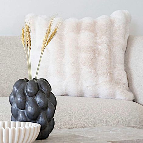 Coussin en fausse fourrure blanche BRUGES (1/4)