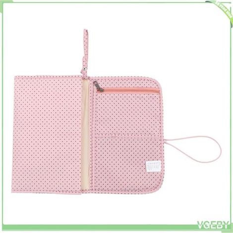 VGEBY matelas à langer portable pour bébé Matelas à langer Portable en Nylon, puericulture lit Feuilles tombées beiges Pois roses (1/5)