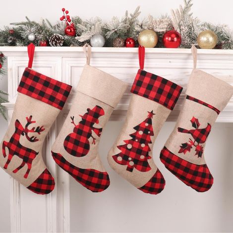 Lot de 4 chaussettes de Noël en lin à carreaux rouge et noir, motifs renne, sapin, bonhomme de neige et oiseau, 45 x 27 cm (1/5)