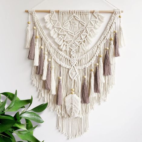 Tapisserie murale tissée beige et rose poudré, en macramé fait main, pour galerie ou chambre d'enfant. Dimensions : L 90x l 70 cm. (1/5)