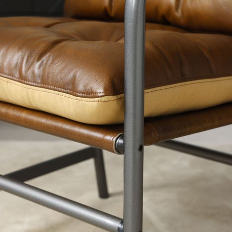 Fauteuil d'appoint en cuir, siège vintage milieu de siècle avec cadre en métal noir, fauteuil lounge une place pour séjour ou chambre (1/5)