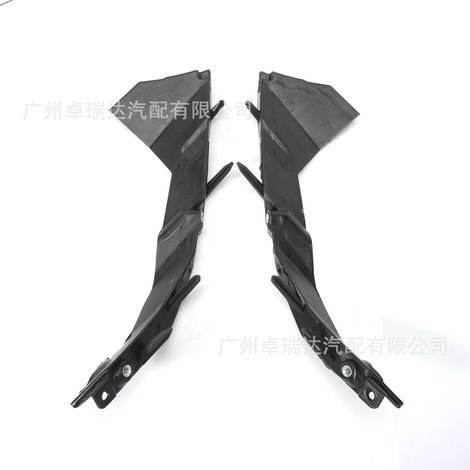 The piece 68226532AA is convenient to support the pair-chocs 68213538AC of the Dodge Charger 2015-2023 (1/4)