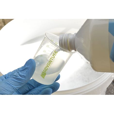 Verre doseur 100 ml – Graduation par paliers de 10 ml pour mesurer rapidement et précisément la mousse, le shampoing ou les nettoyants. (1/3)