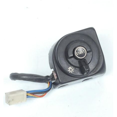 [PRODUIT D'OCCASION] Demi commodo droit origine pour scooter Yamaha 50 Beluga 4 fils (1/5)