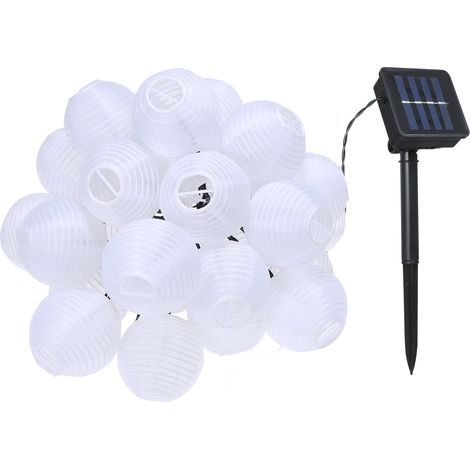 6,5 Meter lange, solarbetriebene Lichterkette mit 30 LEDs und zwei Leuchtmodi: Dauerlicht und Blinklicht. Flexibel, biegsam und wasserabweisend (IP44). Integrierter 400-mAh-Akku. (1/5)