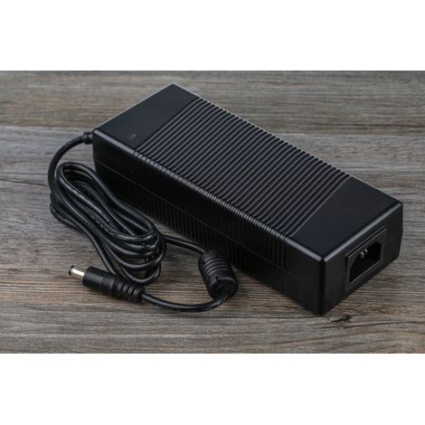 Alimentation de bureau 120W sortie 24V 5A, entrée C14 100  240 V c.a. ( Prix pour 1 )