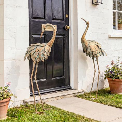 Conjunto de 2 estatuas de jardín, escultura de garza de metal, estatuas de aves de 91/95 cm, para patio, estanque, terraza, dorado/azul. (1/5)