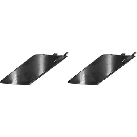 Due coperture/ganci di traino/protezioni per il paraurti posteriore dei modelli Volvo XC60 2018-2019.