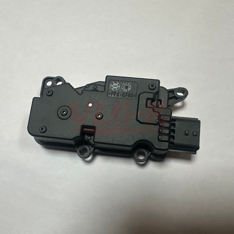 Moteur de calandre/moteur de volet Nissan 62330-6CA0A 62330-6CA0B 62330-6CA0C (1/4)