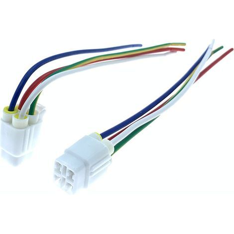 Designed for the Mitsubishi Outlander, this non-destructive wiring harness connector powers brake, turn, reverse and tail lights without requiring any wire cutting. (1/4)