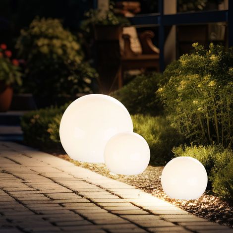 Boule lumineuse solaire LED – Lot de 3 – Couleur blanc chaud – Durée d'éclairage 6-8h – IP44 – Diamètre 10/15 cm – Avec piquet – Expo Börse (1/5)