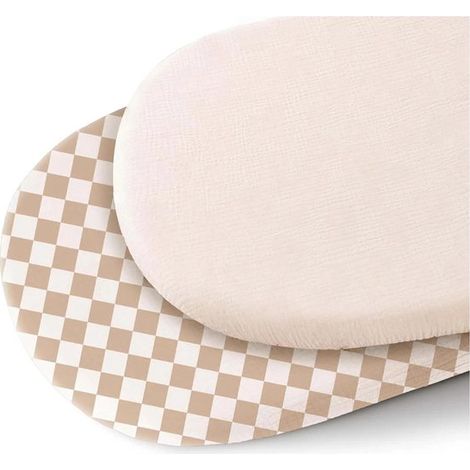Set composto da 2 pezzi: lenzuolo con angoli in mussola per culla, materassino per passeggino, fantasia a quadri e crema, 80x40 cm e fodera per fasciatoio. (1/5)