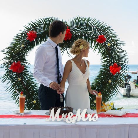 Lettre décorative en bois blanc MR & MRS – Style vintage rustique pour table d’honneur – Décor de mariage, accessoire photo, fête et gâteau – blanc (1/5)