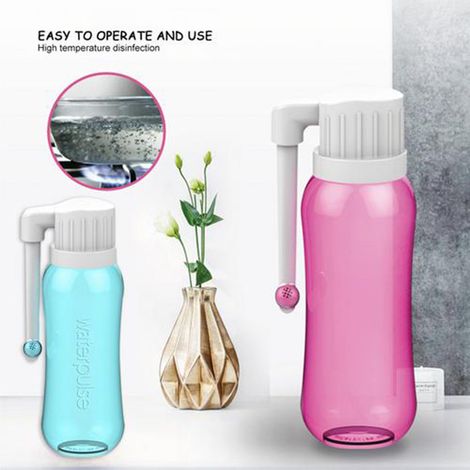 Bouteille bidet portable voyage, pulvérisateur hygiénique manuel à main, nettoyeur intime réutilisable, accessoire toilette nomade, douchette lavable format poche. (1/5)