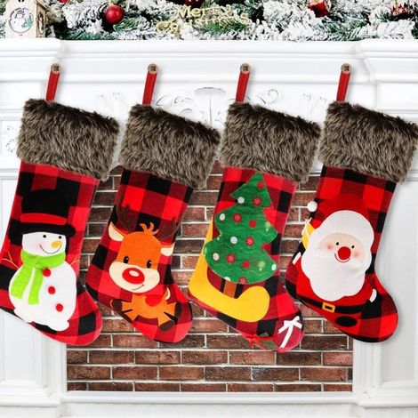 Décorations de Noël traditionnelles, chaussettes de Noël aux motifs originaux et peluches en fausse fourrure pour les grandes décorations suspendues. (1/5)