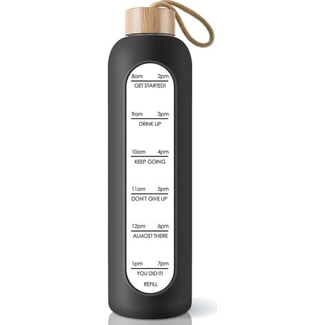 Bouteille d'eau en verre d'une capacité de 1 litre avec graduation horaire, manchon en silicone et bec verseur anti-fuite.