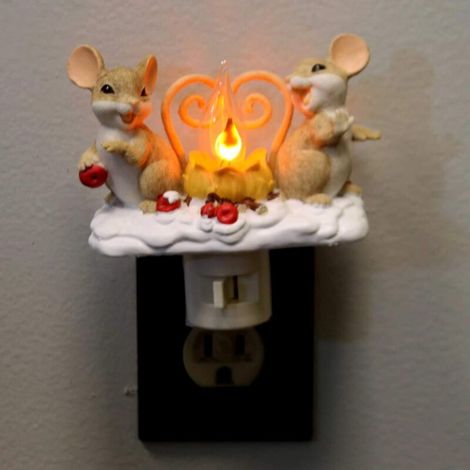 Charmante queue de souris dans une veilleuse de feu de camp, fausse bougie sans flamme pour feu de camp, jolie veilleuse à insérer dans le mur, décorations de maison hantée d'Halloween