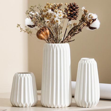 Set aus 3 weißen Keramikvasen im modernen minimalistischen Bohème-Stil, geeignet für Wohnzimmer, Eingangsbereich oder Werkbank. (1/5)