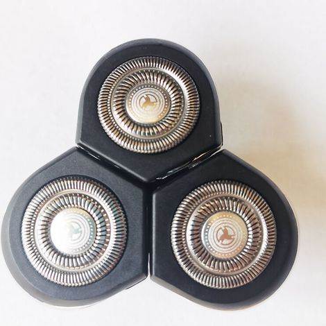 Le lame della testina di rasatura RQ10 sono compatibili con gli accessori Philips RQ1250, RQ1260, RQ1280 e RQ1290. (1/5)