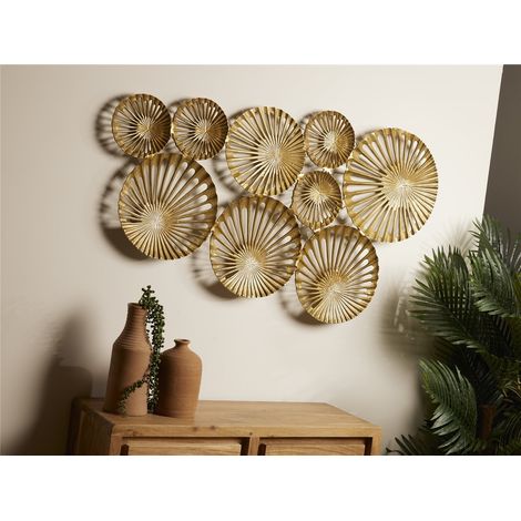 Aluminiumplatte mit goldenen Kreisen, 109 x 62 cm. 109 x 5 x 62 cm