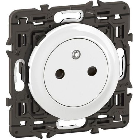 Legrand – Prise de courant 2P+T 16A 250V prémontée – Bornes automatiques – Couleur blanche – Pour installation en intérieur (1/3)
