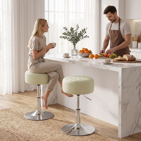 Tabouret de bar en similicuir blanc, hauteur réglable, assise épaisse et moelleuse, pivotant à 360°, idéal pour un îlot central. (1/5)