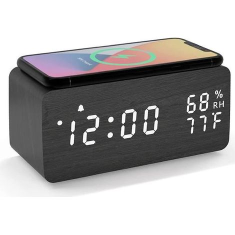 Reloj despertador digital de madera con carga inalámbrica, control de sonido y función de repetición para dormitorio, mesita de noche u oficina (negro) (1/4)