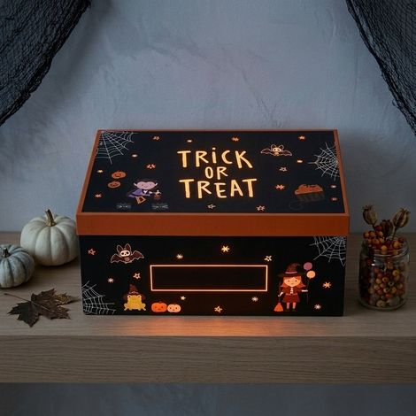 Trick or Treat Illuminated Gift Box (1/2)