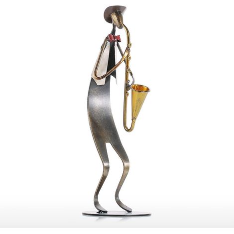 Westernmusikgruppe mit Saxophon, Metall- und Eisenskulpturen, Malerei, Kunsthandwerk