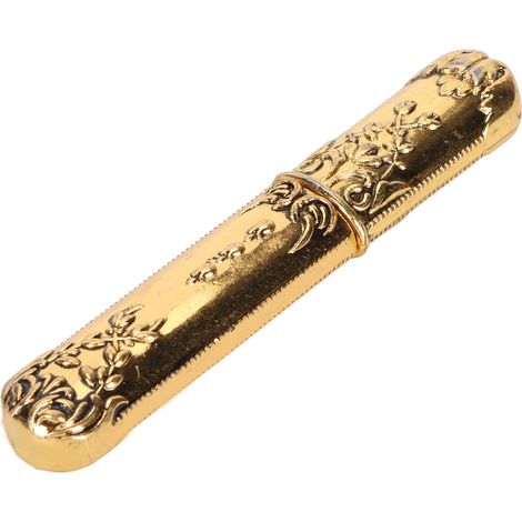Boîte à couture rétro avec motifs gravés en 3D, tube de rangement élégant pour aiguilles à coudre, porte-épingles, outil de couture DIY, doré.