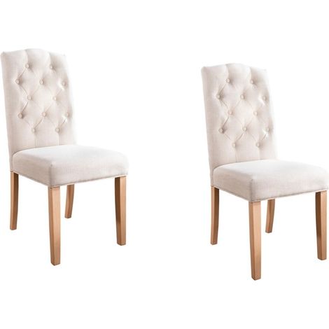 Lote de 2 sillas REGINA beige capitonadas – Respaldo alto Chesterfield y patas de madera maciza (1/5)