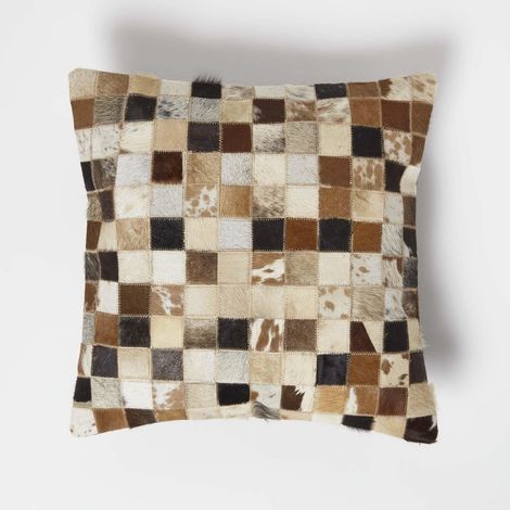 HOMESCAPES Fellkissen 45 x 45 cm kariert - Patchwork Kissen aus Fell & Leder mehrfarbig-braun