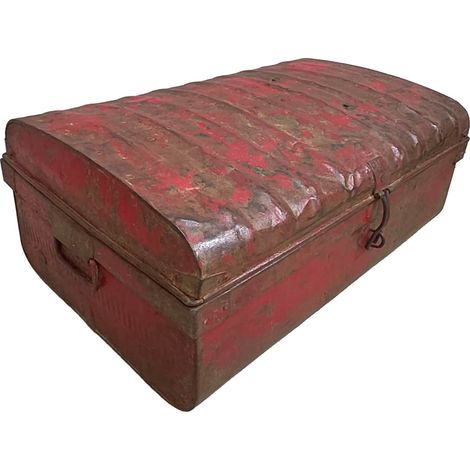 Maleta de metal acabado artesanal marrón 67x37x25h cm