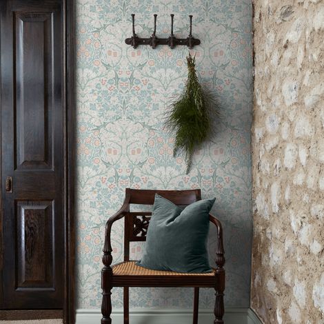 Papier peint intissé William Morris Blackthorn Meadow 1005 x 52cm Vert d'eau, ocre, oranger