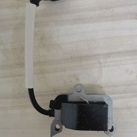 Bobine d'allumage haute tension et allumeur compatible pour MS 382. (1/3)