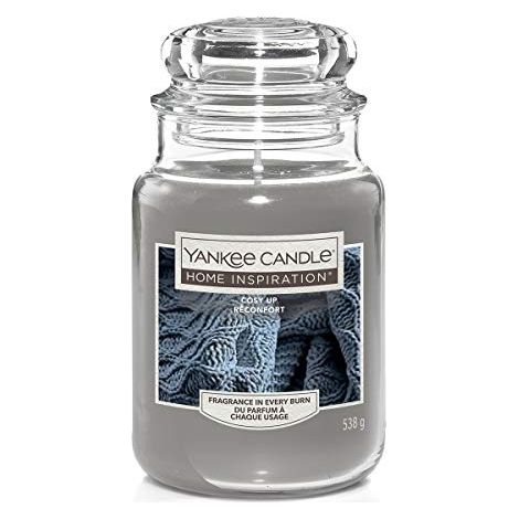 YANKEE CANDLE COSY UP - FRESH, AMBER, A DASH OF PETALS AND LOTS OF ALL THINGS SOFT AND COMFORTING - LARGE