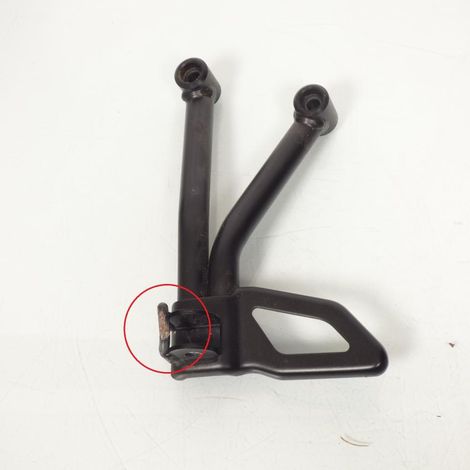 [PRODUIT D'OCCASION] Platine repose pied passager gauche pour Suzuki 650 SV 2017 à (1/3)