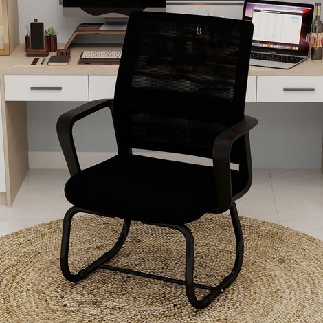 Chaise de bureau noire en maille avec accoudoirs, structure cantilever en métal, assise rembourrée, 45 x 55 x 90 cm (1/5)
