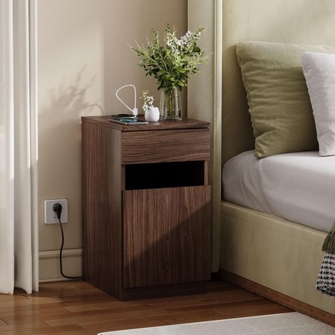 Table de chevet avec fonction de chargement, finition noyer, ports USB-A/USB-C et prise secteur, 33 x 40 x 61,5 cm, poubelle incluse (1/5)