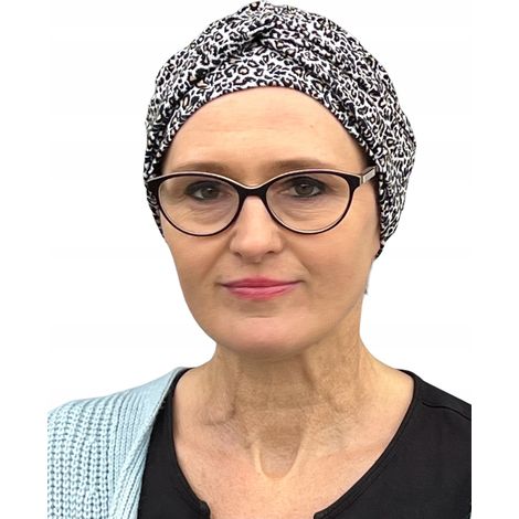 Turbante Sara in bambù con stampa leopardata, pronto all'uso per ogni donna. (1/5)