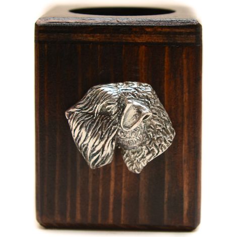 Candeliere in legno con l'immagine di un cane, un ricordo unico dopo la perdita di un cane, realizzato a mano da Art-Dog. (1/5)